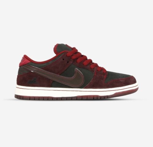 Nike SB Dunk Low X RIOT 690