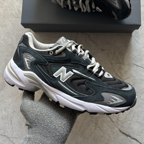 New balance 725 black