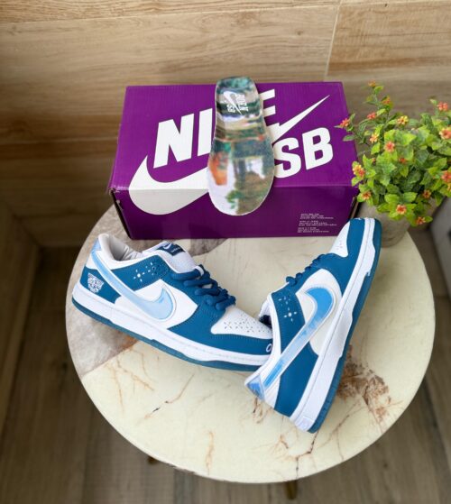 NIKE SB DUNK THE BORNE X RAISED