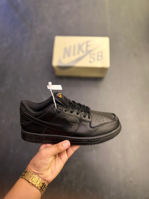 NIKE SB DUNK LOW PRO TRIPLE BLACK