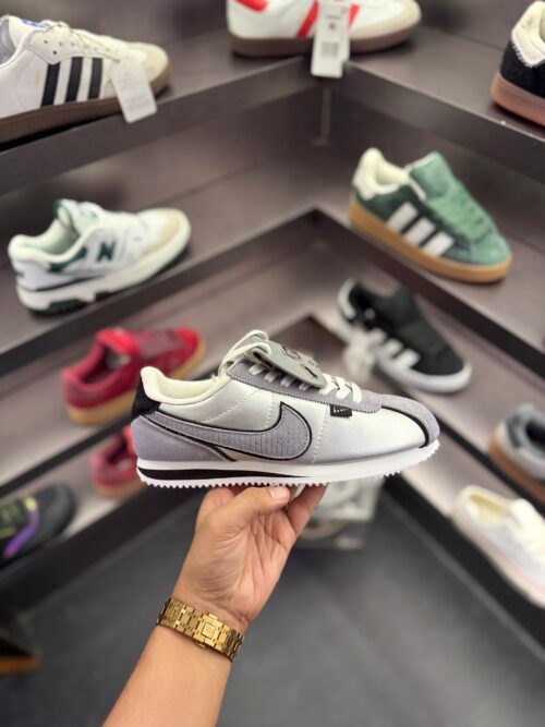 NIKE CORTEZ petals united