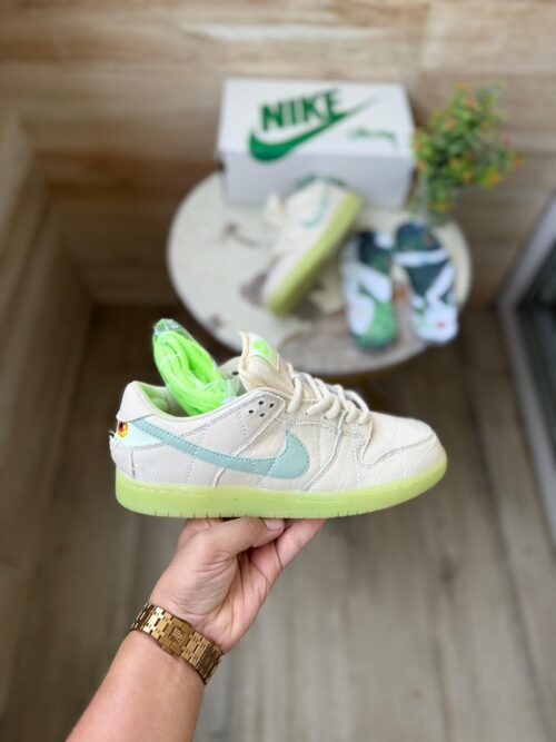 NIKE SB DUNK LOW MUMMY