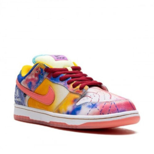 Nike SB Dunk Low Friends Family