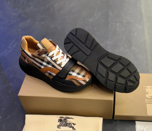 BURBERRY LONDON Ultra Luxury brand