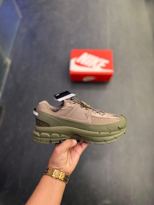NIKE ZOOM VOMERO 5 ROAM GREEN